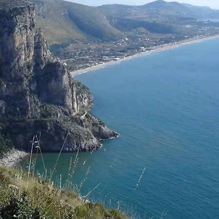 C A S A A D E L E Per In Semplicità E Relax Hébergement de vacances Itri