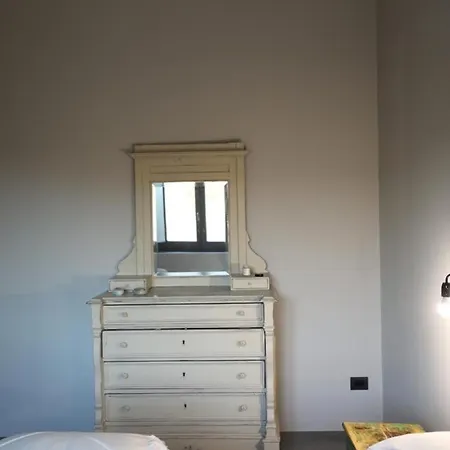 C A S A A D E L E Per In Semplicità E Relax